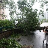 Les dégâts matériels causés par Saola sont importants, mais beaucoup moins étendus que ceux provoqués par le typhon Mangkhut en 2018.